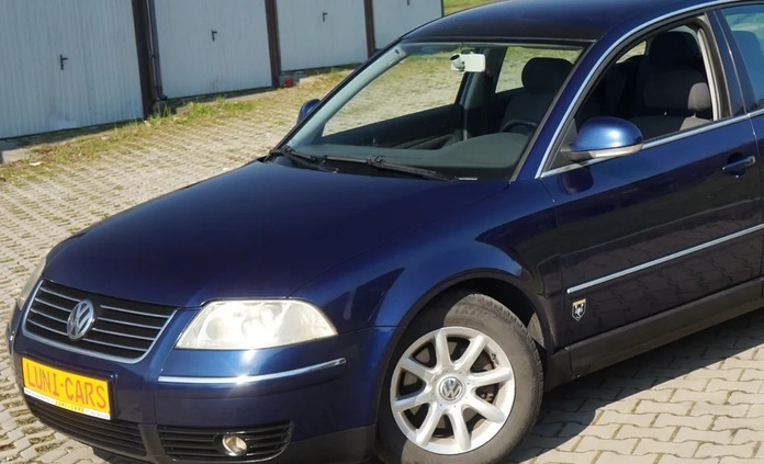 Volkswagen Passat cena 9000 przebieg: 240000, rok produkcji 2006 z Józefów małe 704